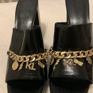 NWOT Karl Lagerfeld 9.5 Charmed Shoes